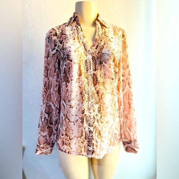 Express Size XS/TP Animal Print Shirt Top Blouse Women Modern Stylish - Picture 2 of 12